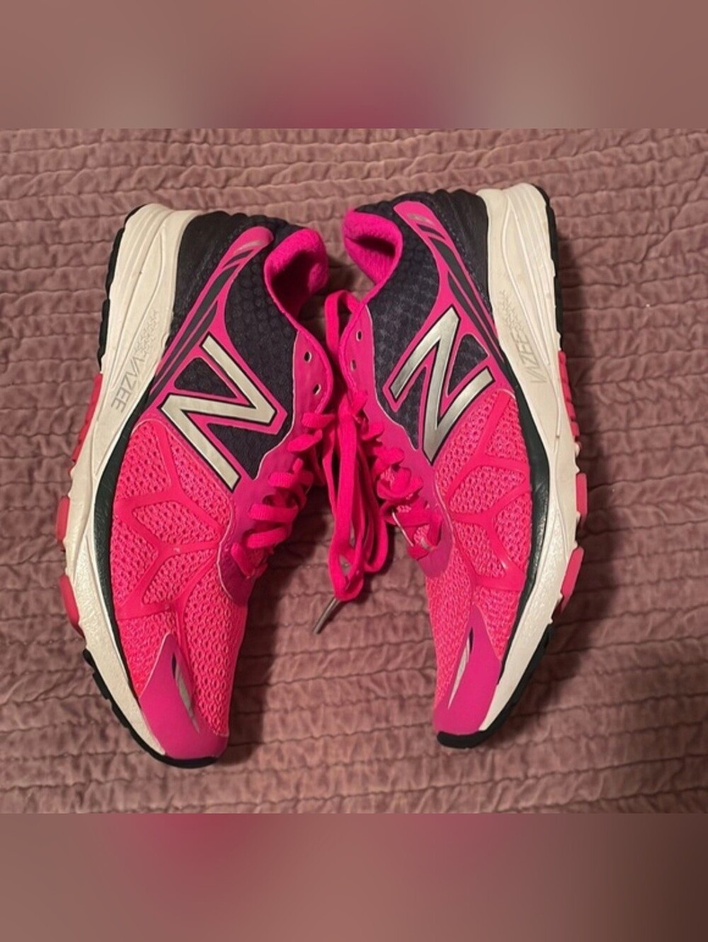 New Balance Womens Sneakers Size 7.5 - Picture 3 of 5